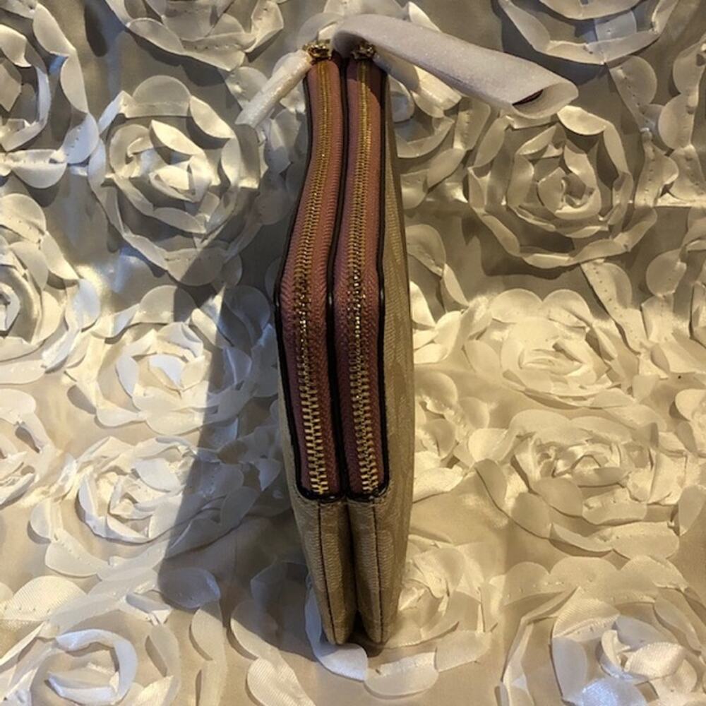 Light Khaki Coach Signature Print Double Zip Corner Wallet Gold Hardware NWT - Picture 6 of 6